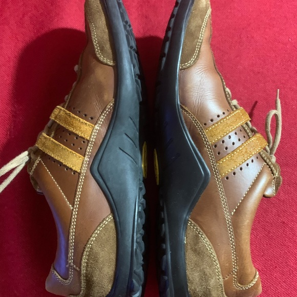 Cole Haan brown leather suede men’s sneakers - Picture 3 of 7